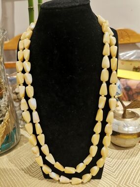 vintage (1960s)  Czech Butterscotch Cream Glass Bead Long Necklace